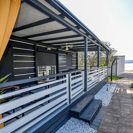 Mobile Pen Shell Biograd Na Moru