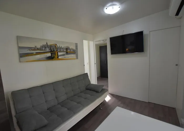 Vikendica Mobile Pen Shell *